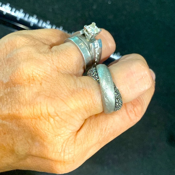 NWT NANIS Jewelers Brushed Sterling Silver and gemstone Cross Over Ring |Size 7 - Picture 11 of 13